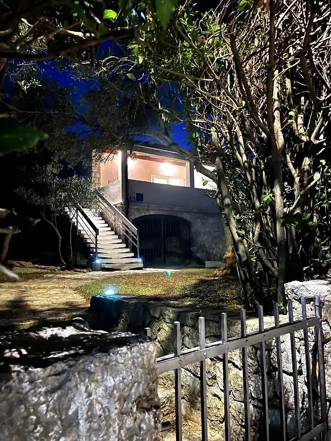 Villa Kuca Za Odmor Krk Krk Town Сasa de vacaciones